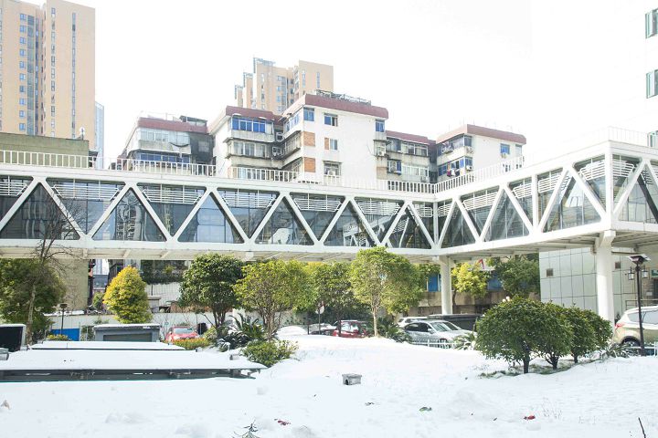 協(xié)和醫(yī)院鋼結構連廊1.jpg